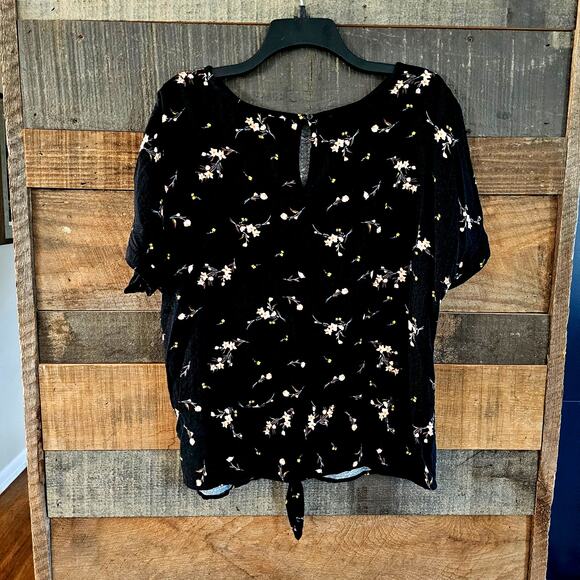 Buffalo David Bitton Womens L Tie Front Top Blouse Black Floral Cap Sleeve - Picture 2 of 9